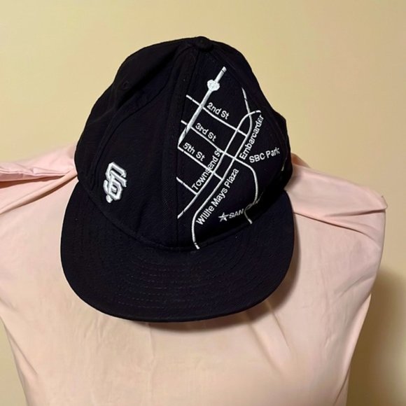 San Francisco Giants Stadium Map New Era Fitted 7 1/8 Hat - Picture 1 of 7